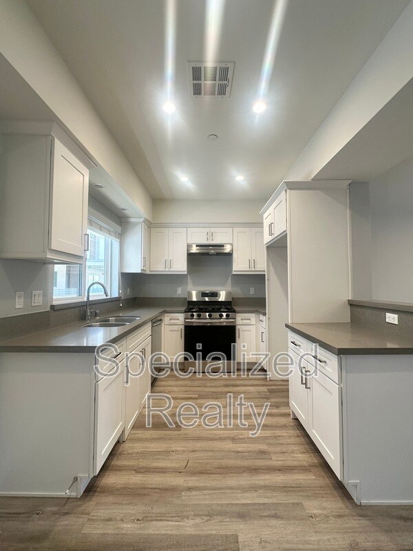 Photo - 366 Burchett St Unit 214