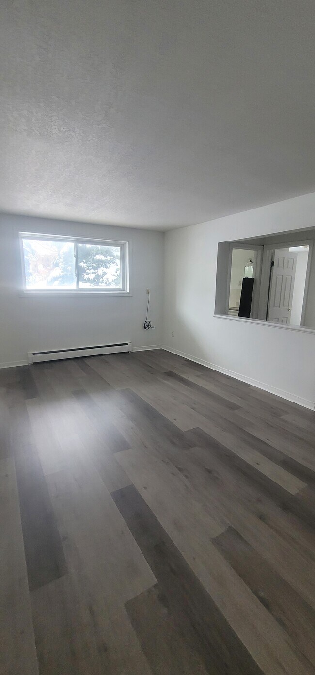 Photo - 148 Roxborough Ave Unit 2