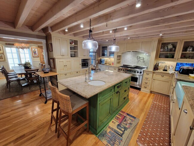 Photo - Entire residential home hosted by 3M1S | HOME