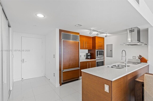 Photo - 495 Brickell Ave Unit 905