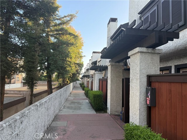 Photo - 452 W Huntington Dr