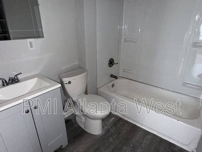Photo - 265 Lawton St SW