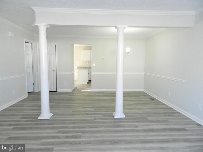 Photo - 110 Aston Ct