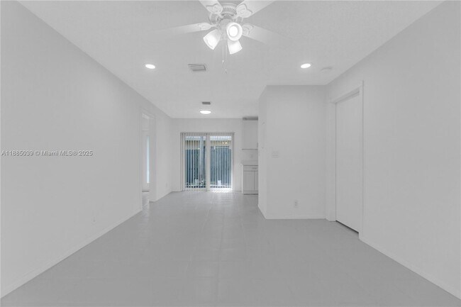 Photo - 1428 NE 2nd Ave Unidad 2