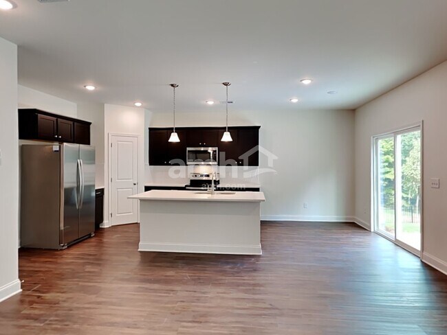 Photo - 180 Pecan Dr