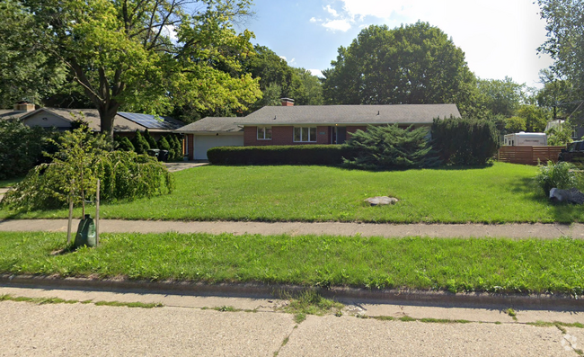 Building Photo - 1708 Pleasant St Rental
