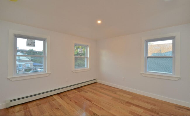 Photo - 219-42 112th Rd