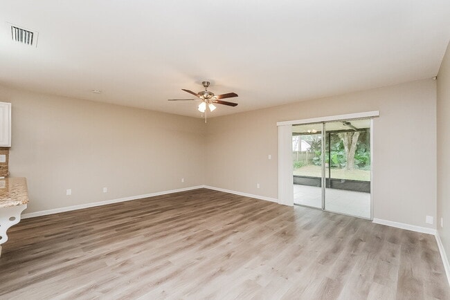 Photo - 3910 Briarlake Dr