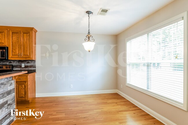 1306 Golden Way