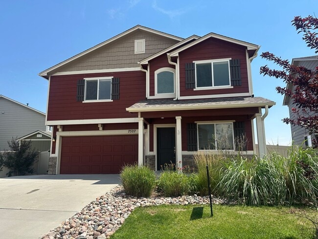 Building Photo - Stunning 4 Bed Home with Hot Tub in Founta...