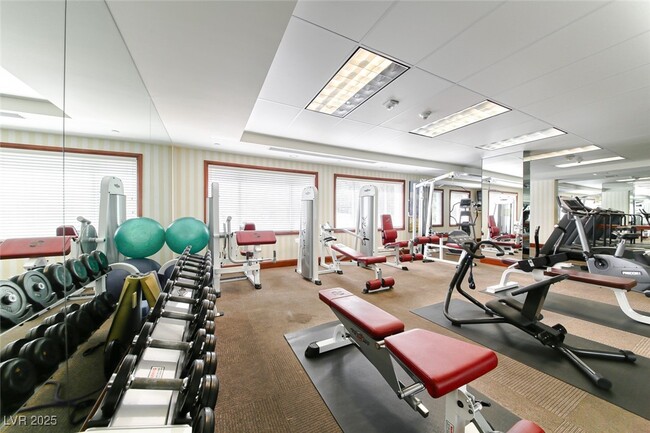 Photo - 30 Strada Di Villaggio Unidad 433