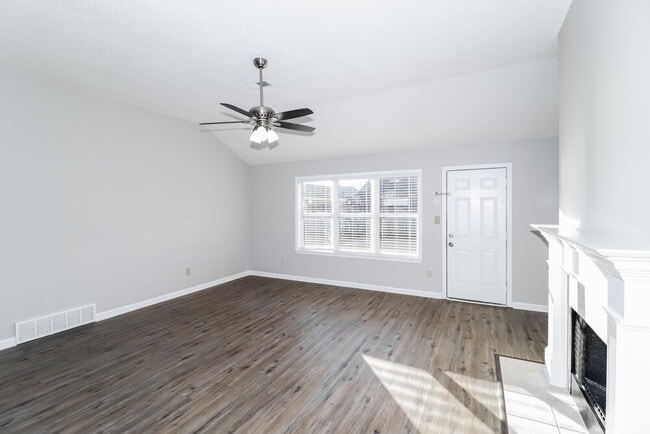 Photo - 1655 Torrington Dr