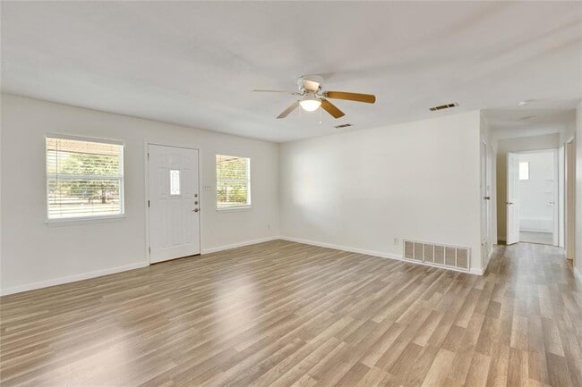 Photo - 1402 Citation Cir