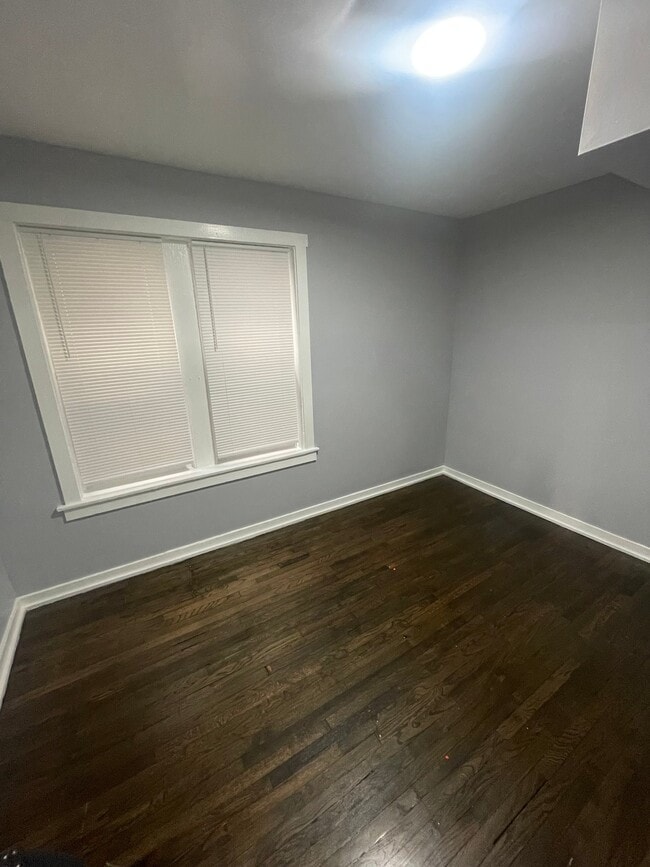 Photo - 2118 E 68th St Unidad 1