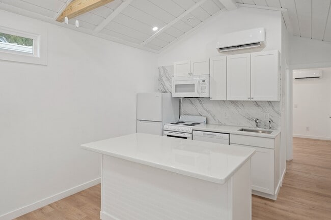 Photo - 720 Pritchett Ln