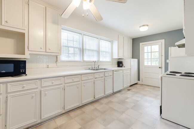 Photo - 119 Merrilat Ave