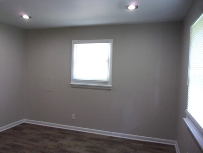 Photo - Recently Refreshed 2 Bedroom 1 Bath Home Minutes from Uptown Charlotte