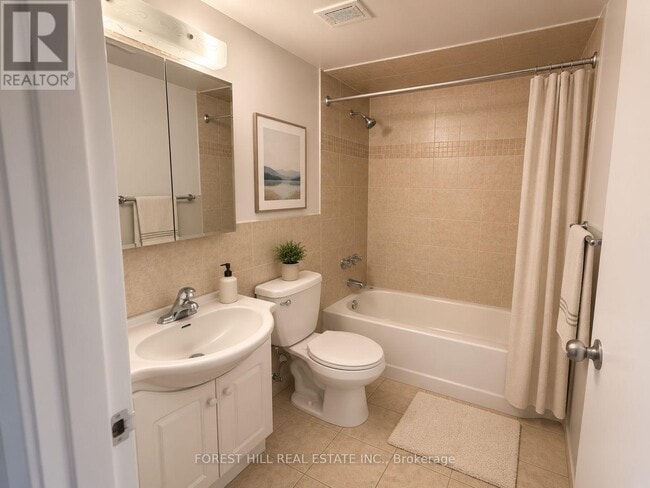 Photo - 1004 - 2590 ARYGLE ROAD