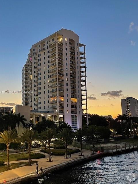 Building Photo - 10 SW South River Dr Unit 803 Rental