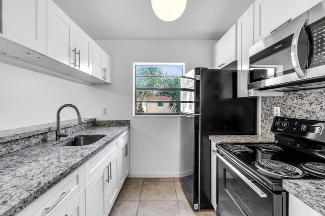 Photo - 18206 Mediterranean Blvd Unit 5-21