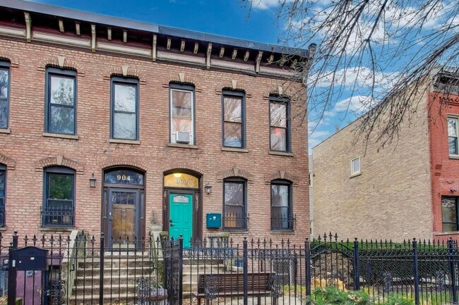 Photo - 902 S Claremont Ave Unit 1