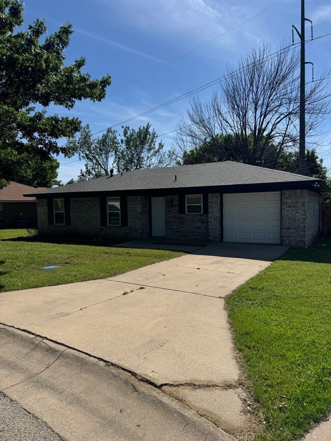 Photo - 821 Vernon Ct