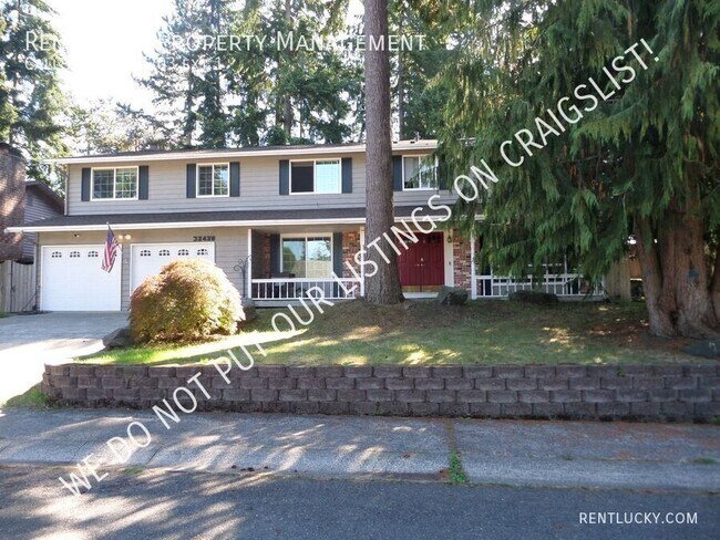 LARGE 4-Bedroom + Den + Bonus Room Home in... - LARGE 4-Bedroom + Den + Bonus Room Home in...