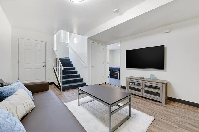 Photo - 435 Beverly St
