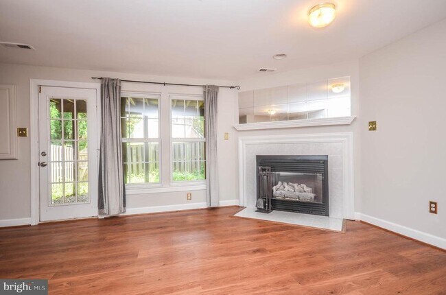 Photo - 13776 Lambertina Pl