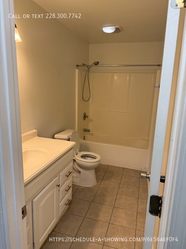 Photo - 124 30th 1/2 St-B Unit B