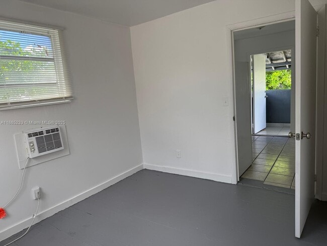 Photo - 632 42nd St Unit B