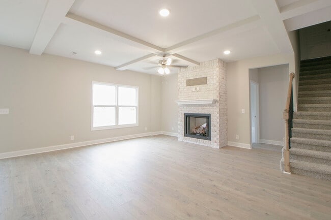 Photo - 477 Herman Dr