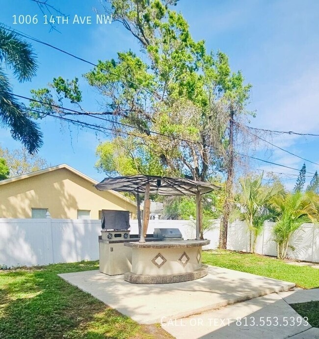 Photo - 1006 14th Ave NW