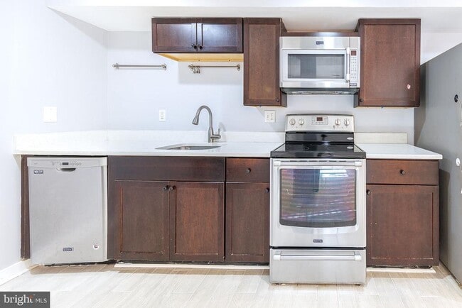 Photo - 117 R St NW Unit 2