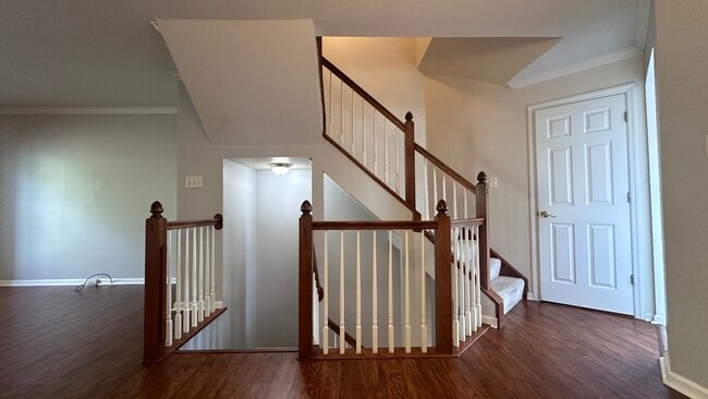 Photo - 439 Georgetown Ct