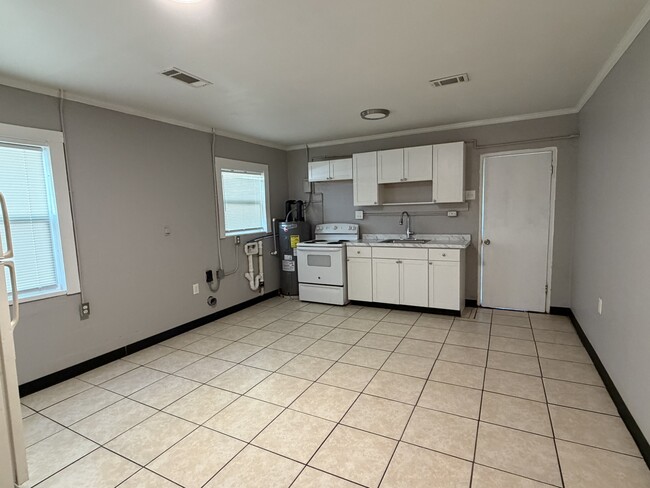 Photo - 1109 W Wall St