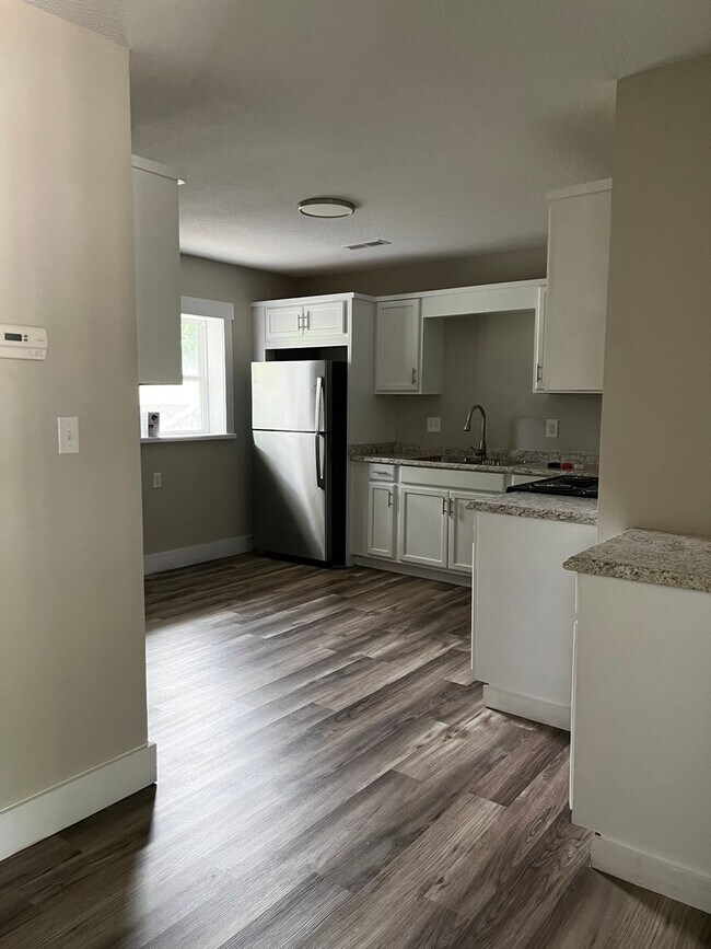 Photo - North Locust St Complex Unidad 2