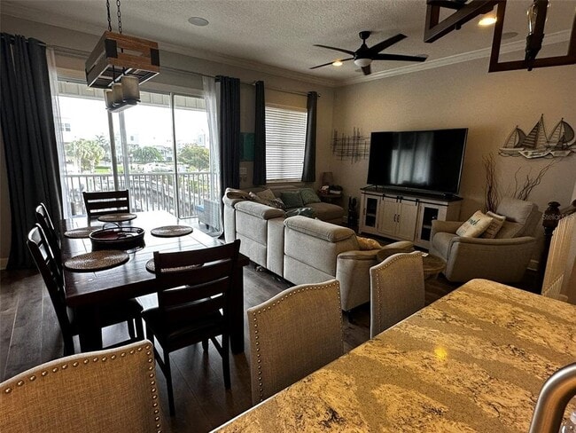Photo - 6072 Moorings Dr S