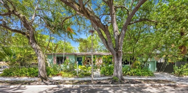 Photo - 7600 NE 7th Ave Casa