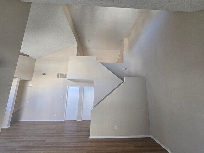 Photo - 17TH202 Unit C