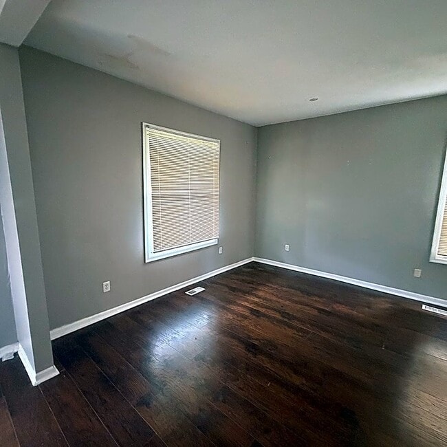 Photo - 3421 E 24th St