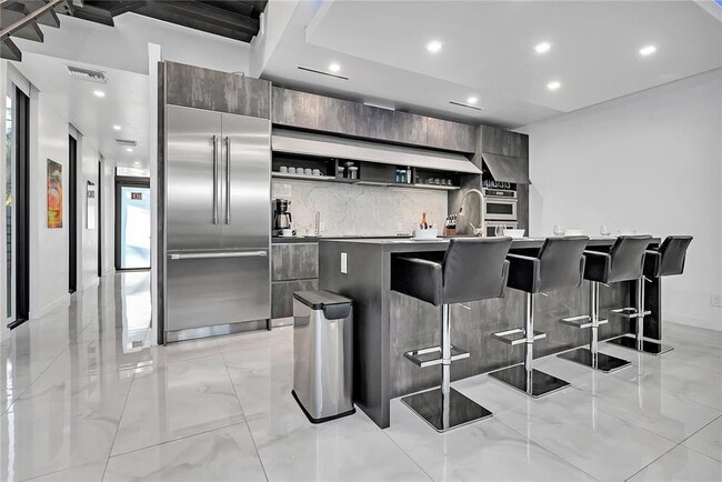 Photo - 2516 NE 21st St