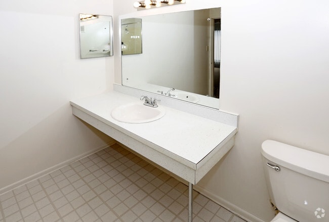 2BR,1BA