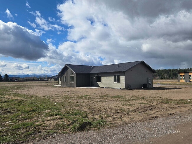 Building Photo - 1522 Trumble Creek Rd