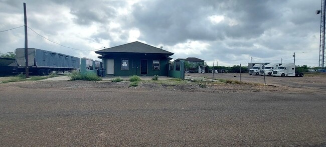 Photo - 207 Arco Iris Road House