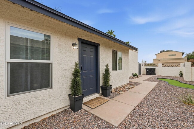 Photo - 630 E Jensen St