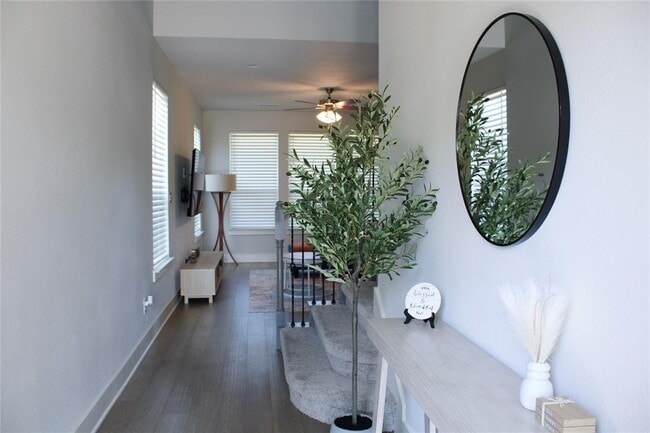 Photo - 1007 Harwell Loop