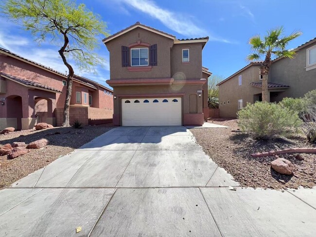 This gorgeous two-story single-family house - This gorgeous two-story single-family house