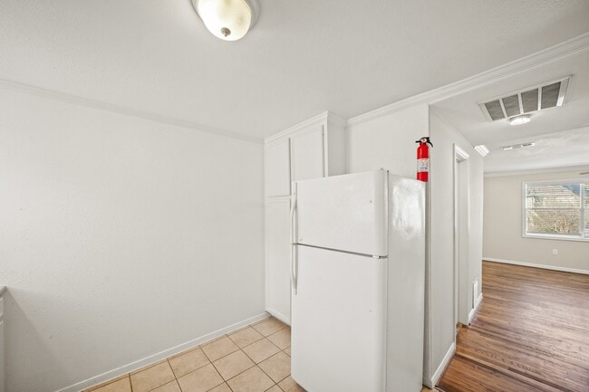 Photo - 1539 Hawthorne St Unit 3