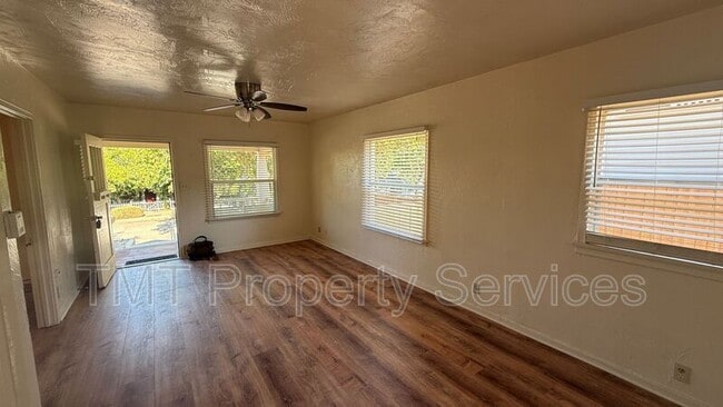 Photo - 1541 Olive St